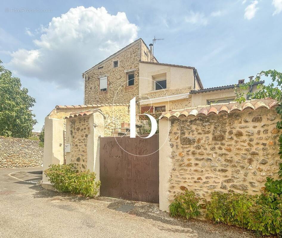 Charmante maison de village entièrement rénovée  Calme et confort à 15 minutes de Barjac - photo 1