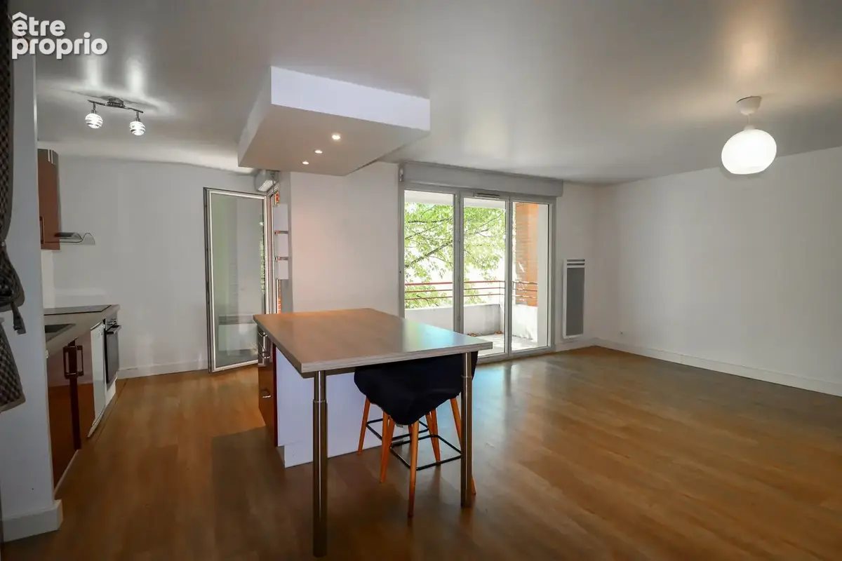 APPARTEMENT T4 - 3 Chambres - 2 balcons - 2 parkings - Aucun travaux - Piscine - Au calme - photo 4