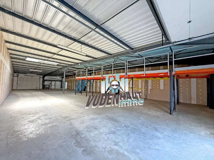 Commerce à MONDOUZIL