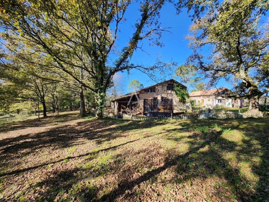 Disponible a la vente ancien corps de ferme d'exception avec gîte indépendant - photo 11