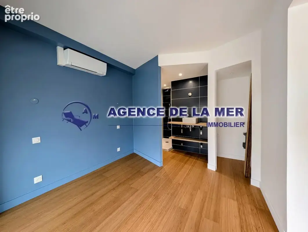 Appartement F2 Neuf sur le Quai d'Honneur avec Vue Mer - photo 5