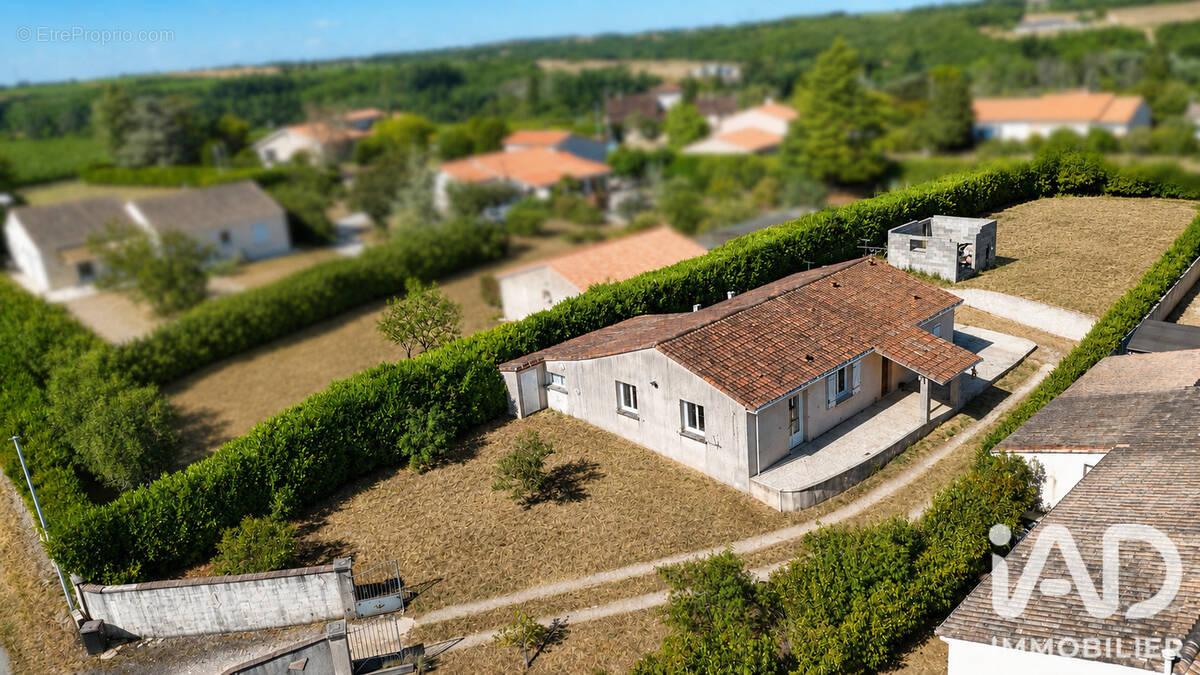 Photo 1 - Maison à SAINT-SATURNIN