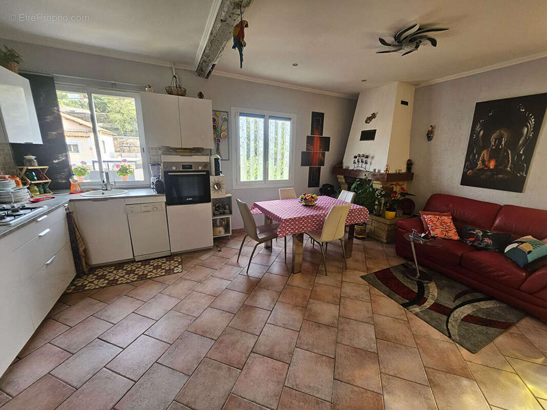 Appartement à MARSEILLE-12E