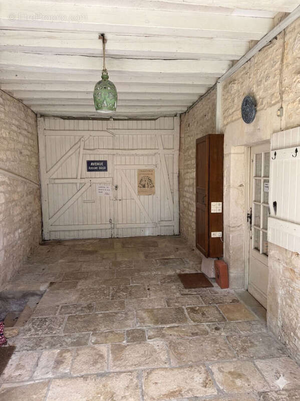 Maison à YROUERRE