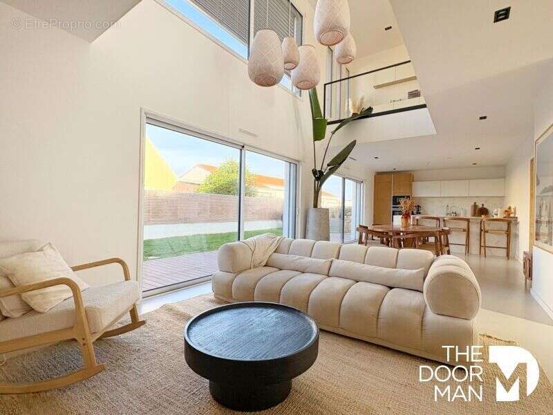 Maison à LES SORINIERES