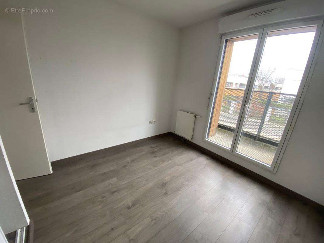Appartement à BEAUZELLE