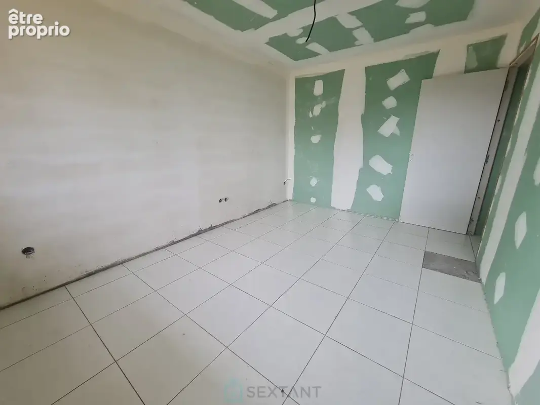 Maison inachevée de 92 m² à Le Moule sur un terrain de 900 m² - photo 8