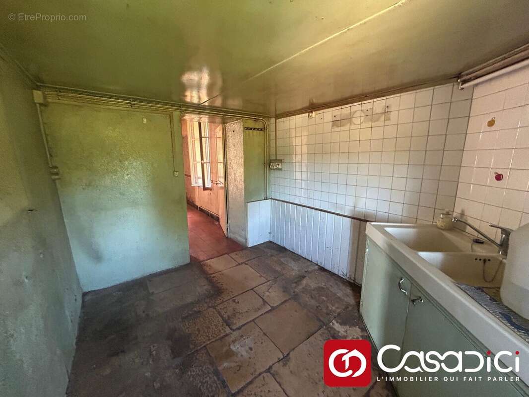 Maison 97 m² à Cercy-La-Tour  - photo 4