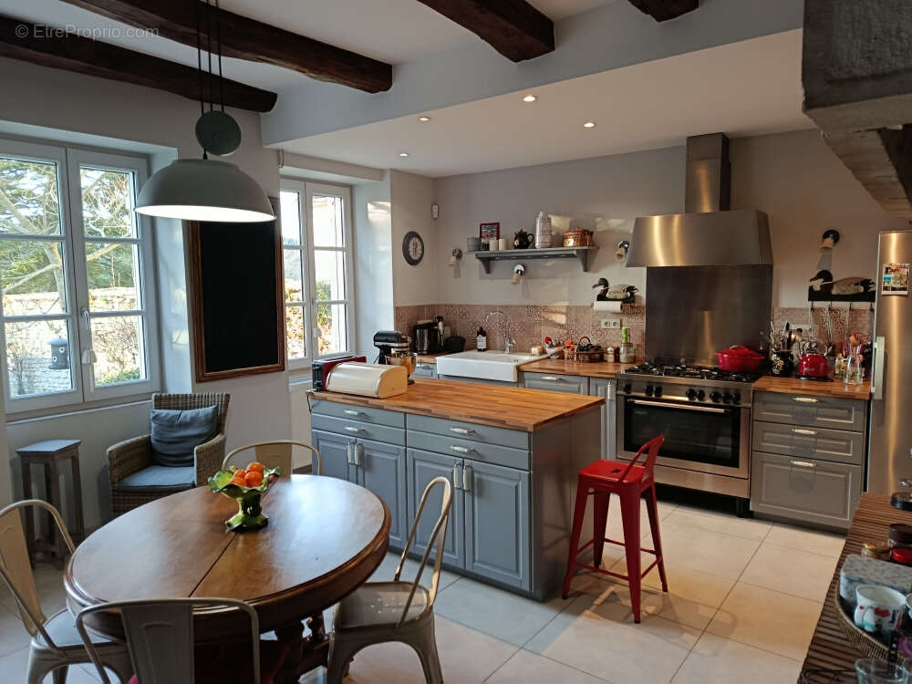 Maison à DAMPIERRE-SUR-SALON