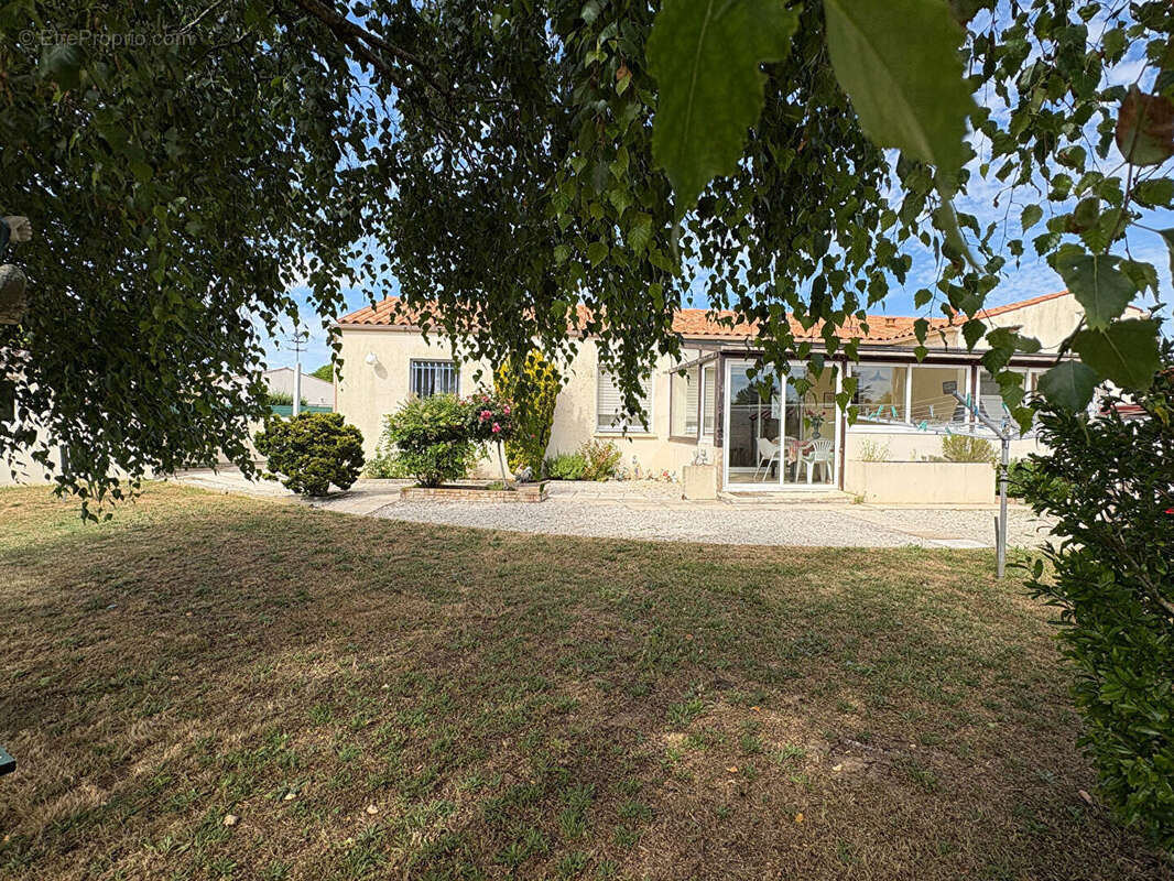 Maison à SURGERES