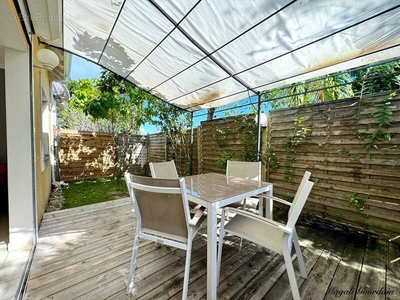 Saint-françois – à 100 mètres de la mer, ensemble immobilier de 3 villas indépendantes - photo 12