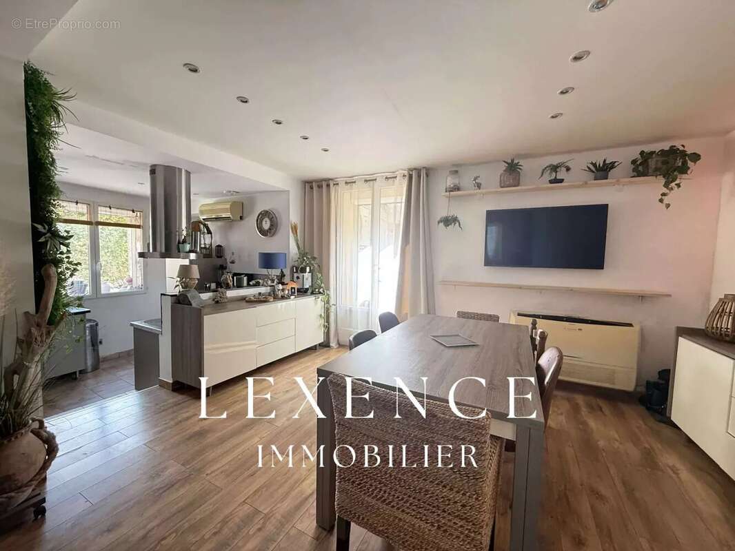 Appartement à POURRIERES