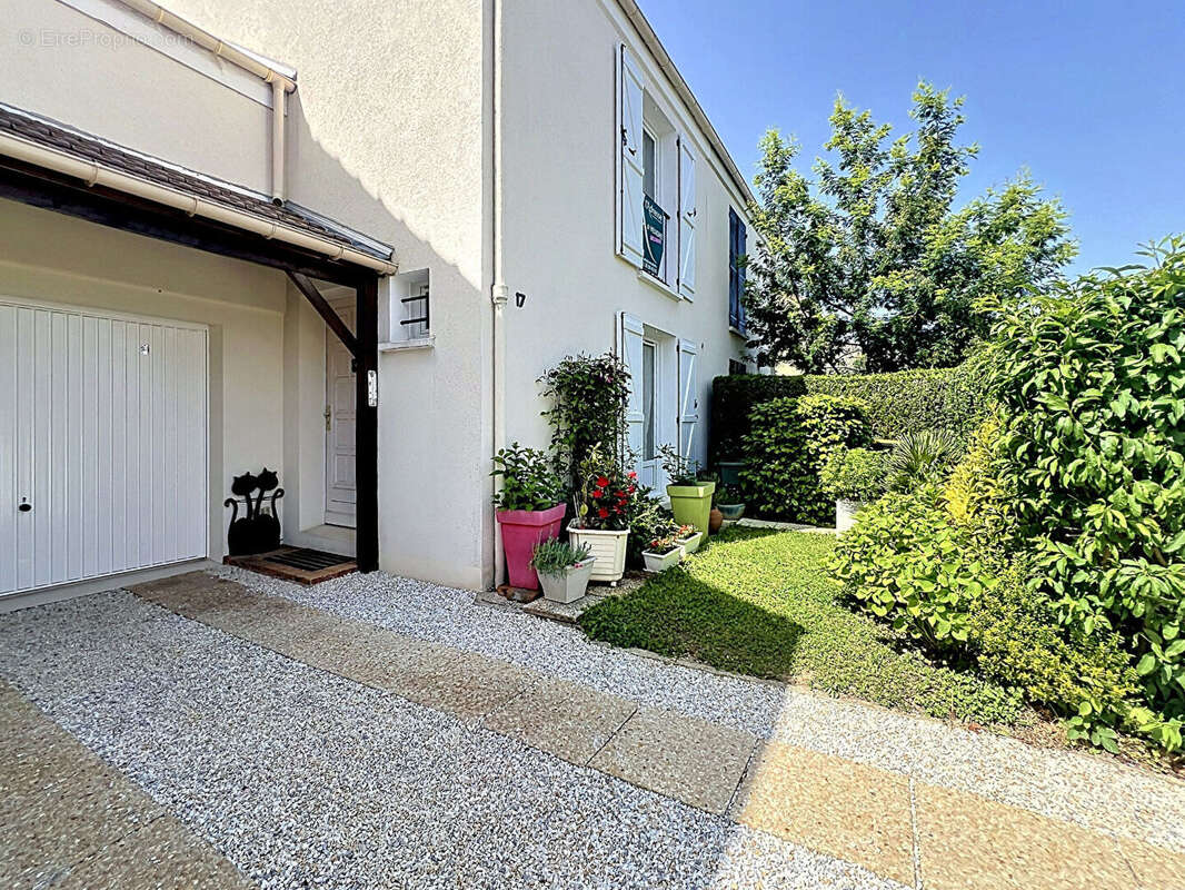 Maison à MAUREPAS