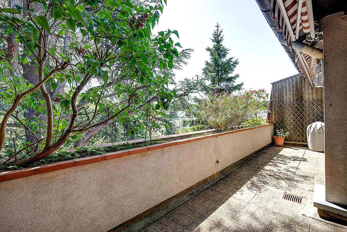 Appartement à VILLE-D'AVRAY