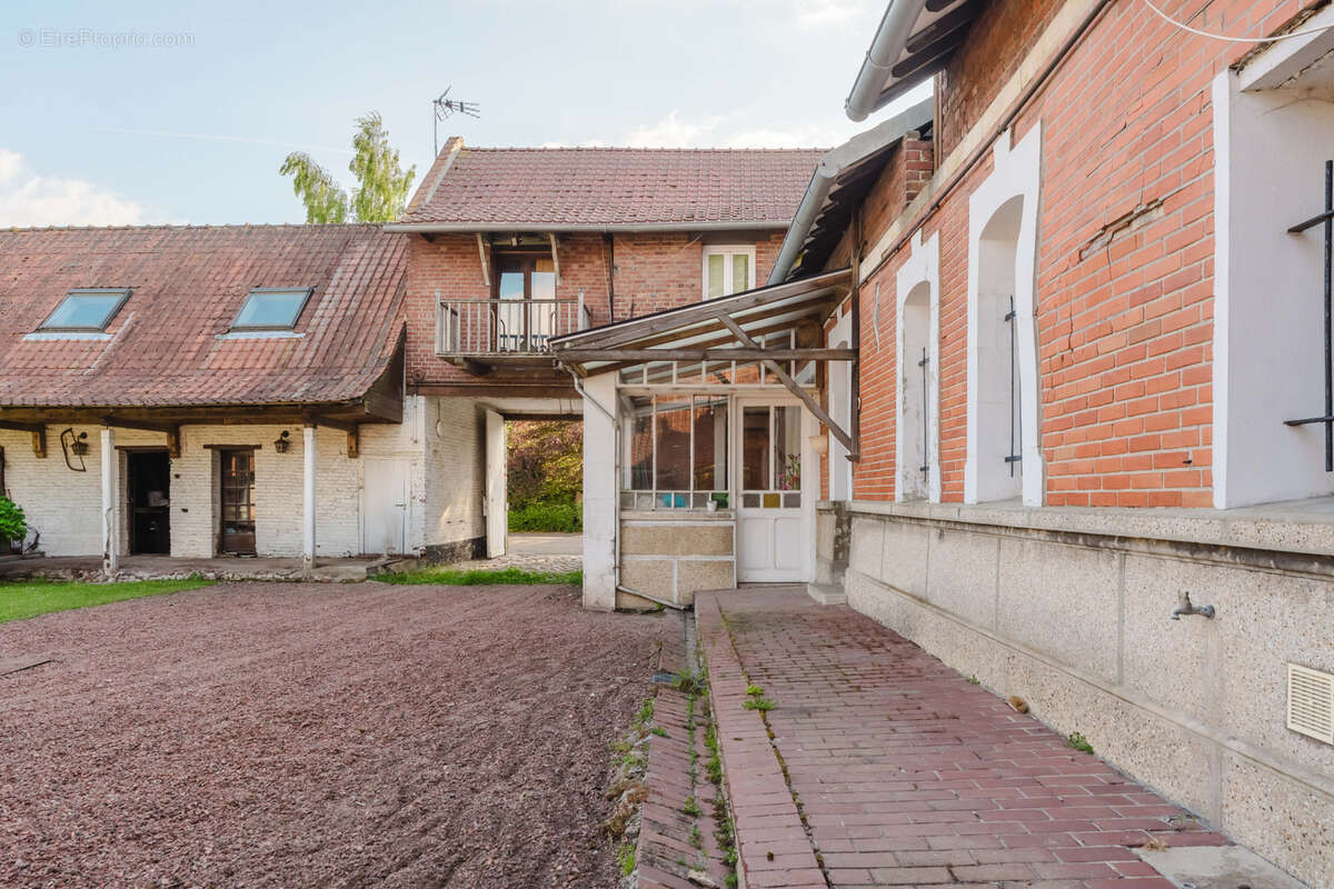 Maison à CAMPHIN-EN-CAREMBAULT