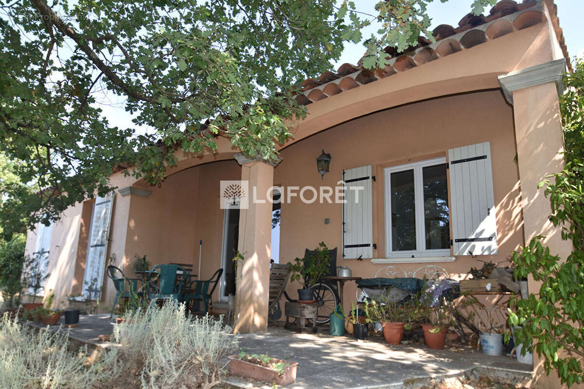 Maison à BAGNOLS-EN-FORET