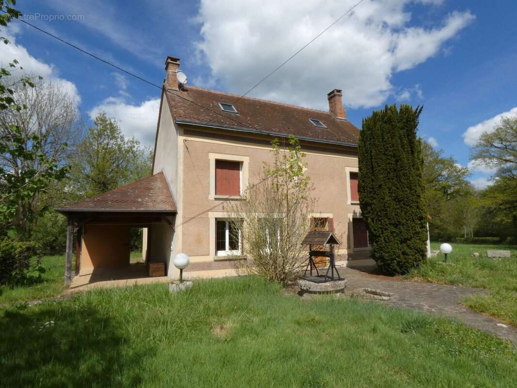 Maison à CHATELUS-MALVALEIX