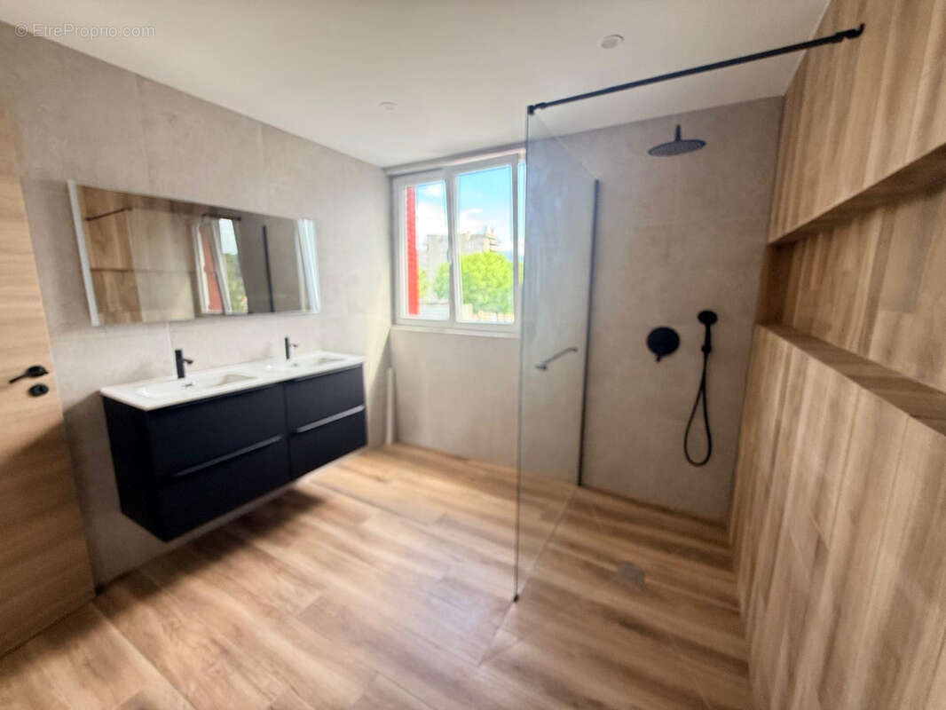 Appartement à ECHIROLLES