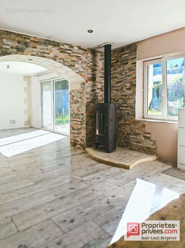 Maison à POCE-SUR-CISSE