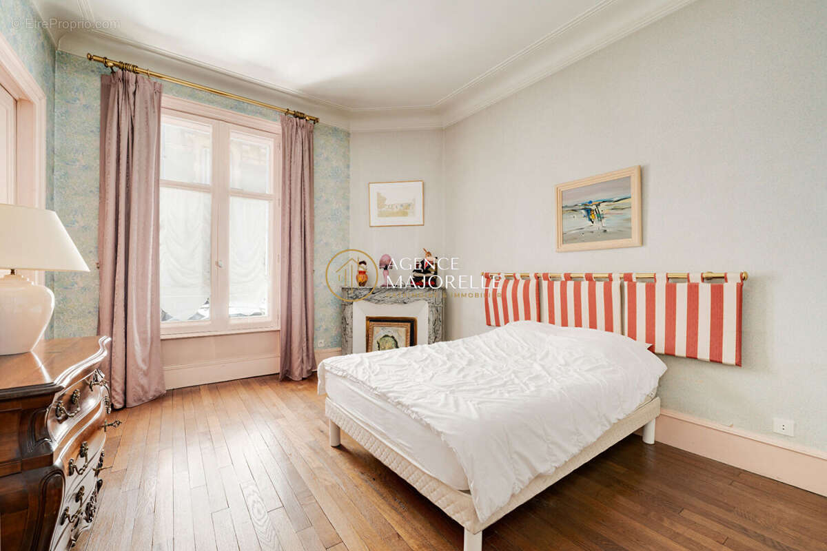 Appartement bourgeois de caractère - 148 m² - 4 chambres - photo 9