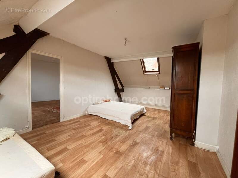 Maison à SERVAL