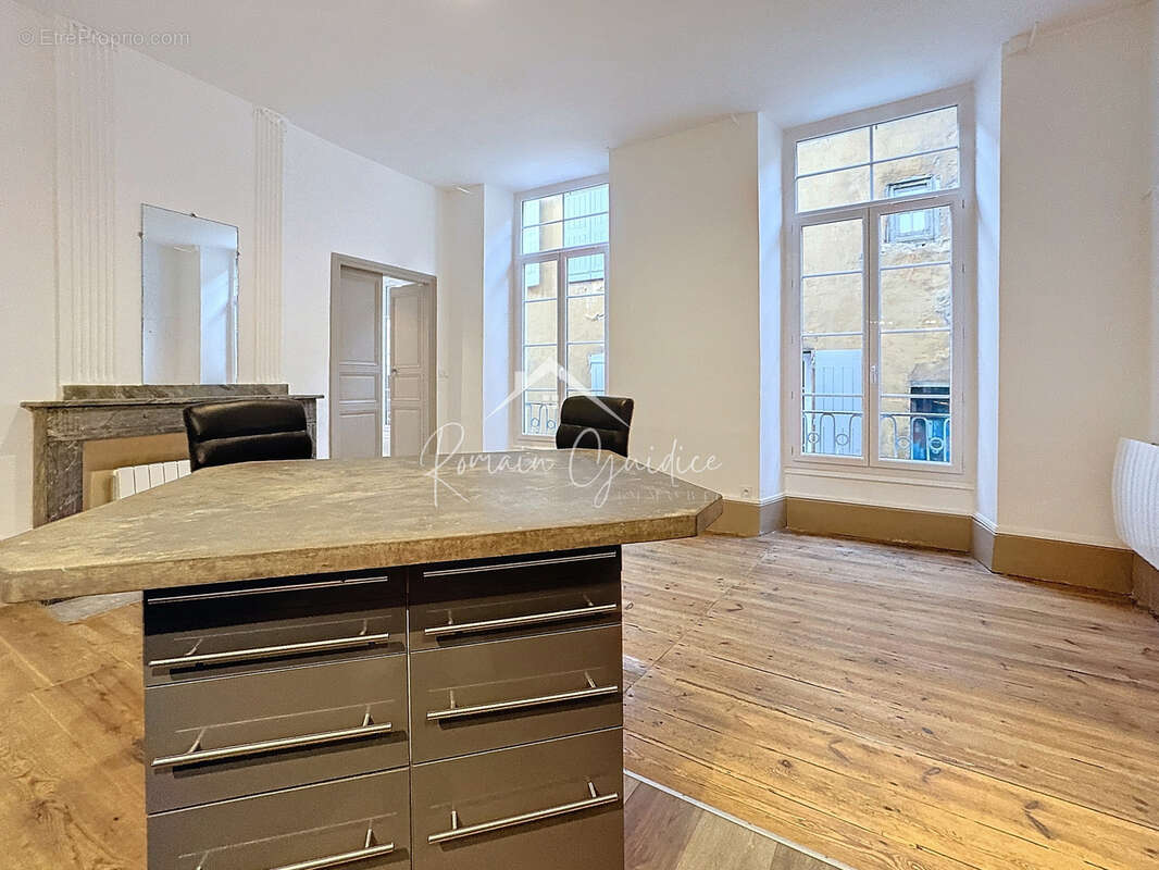 Appartement f2 bis 54 m2 hypercentre millau - photo 5