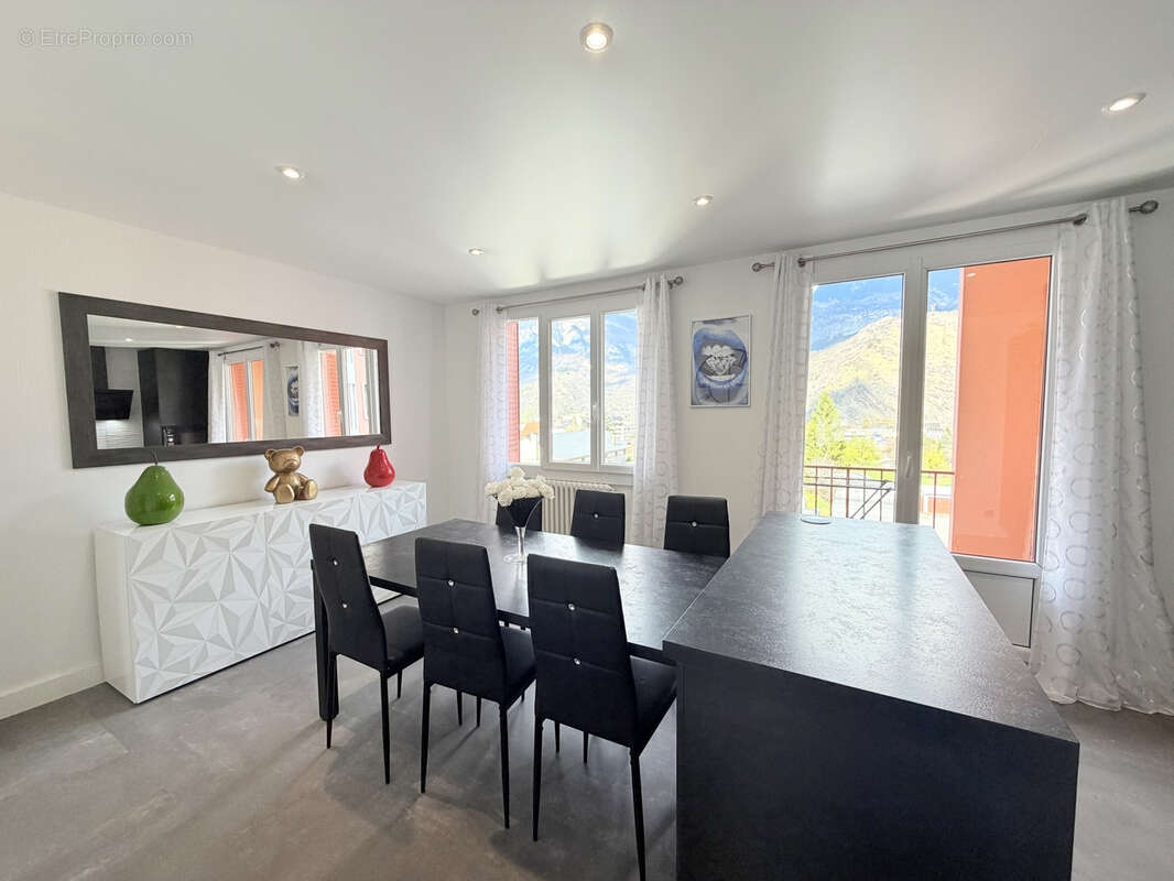 Appartement à SAINT-JEAN-DE-MAURIENNE