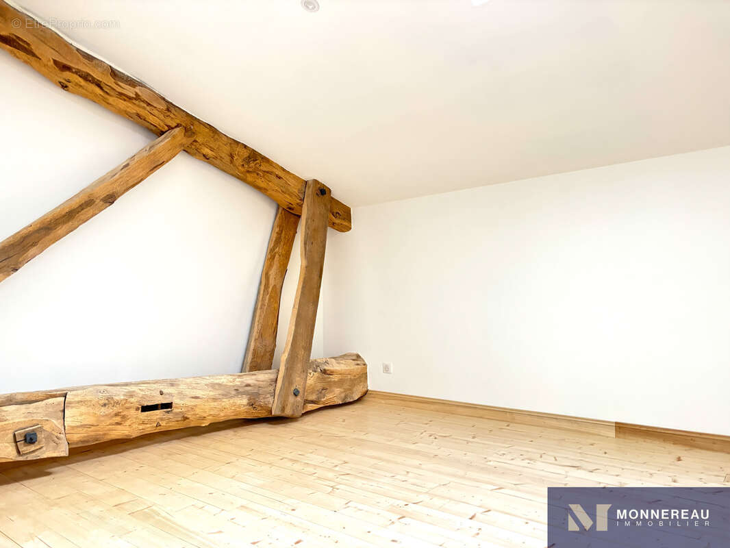 Appartement à BARBEZIEUX-SAINT-HILAIRE