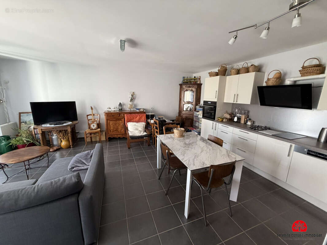 Appartement à SAINT-LAURENT-DE-MURE