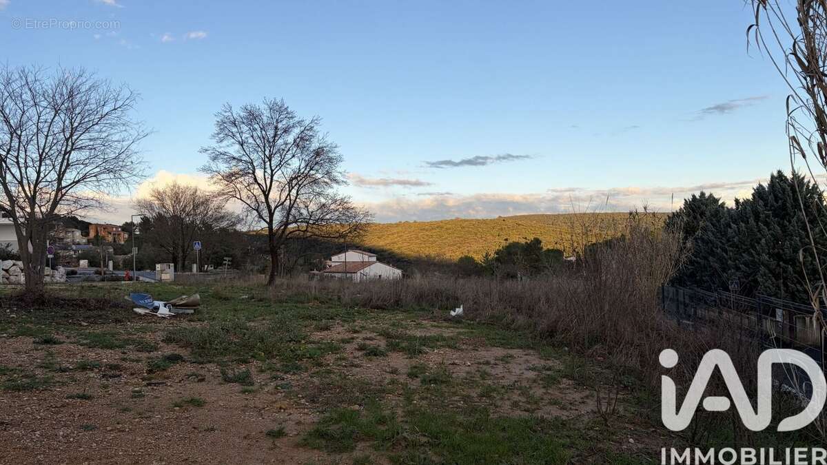 Photo 3 - Terrain à VAILHAUQUES