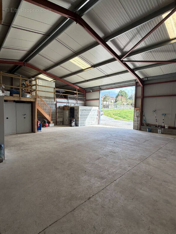 Commerce à SAINT-JUNIEN