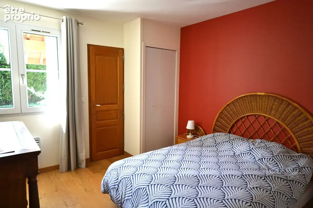 SAINT JORIOZ - Maison familiale de 185 m² au coeur du village à vendre - photo 8