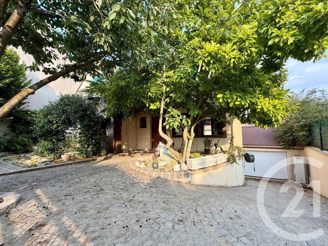 Maison 173 m² à Saint-Mard  - photo 10