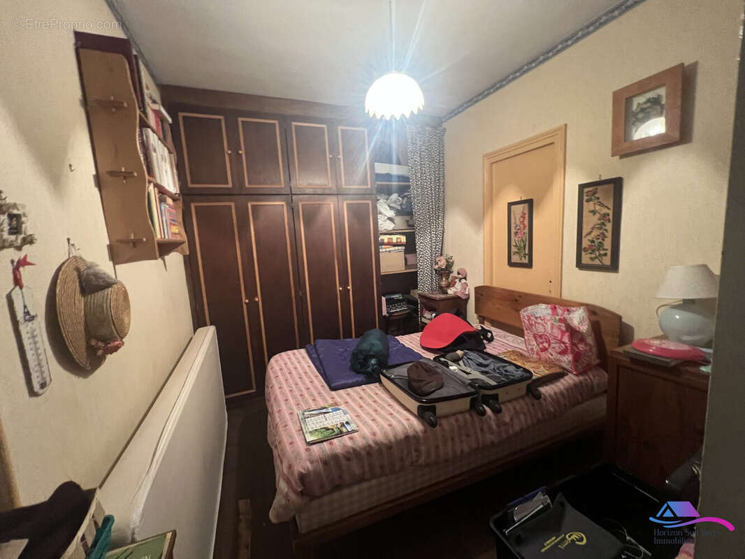 CHAMBRE 1 - Maison à CHATEAUMEILLANT