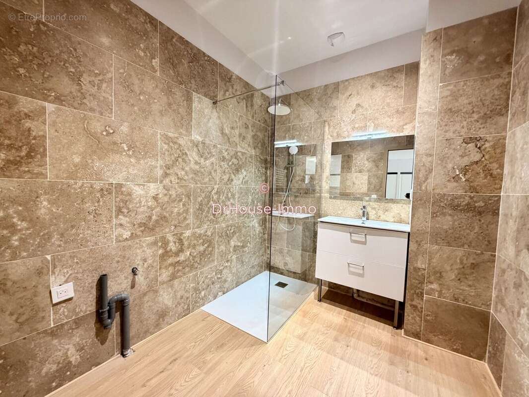 Appartement 67 m² à Cosnac  - photo 6