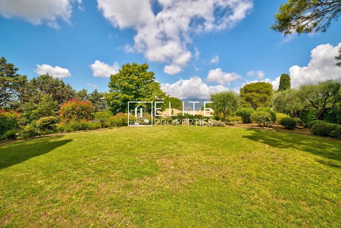 Maison à MOUANS-SARTOUX