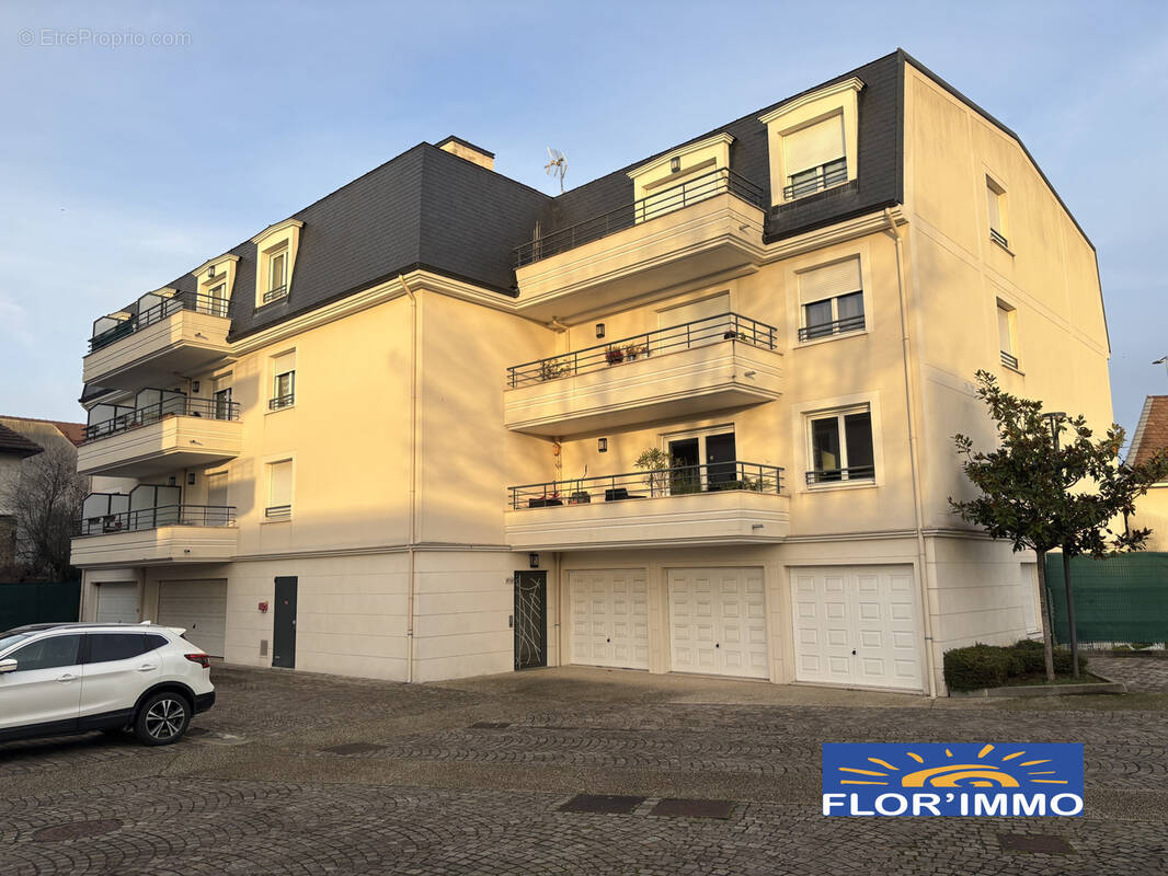 Appartement à SAINTE-GENEVIEVE-DES-BOIS