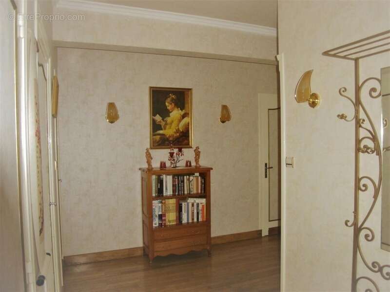 Maison à NOTRE-DAME-DE-SANILHAC