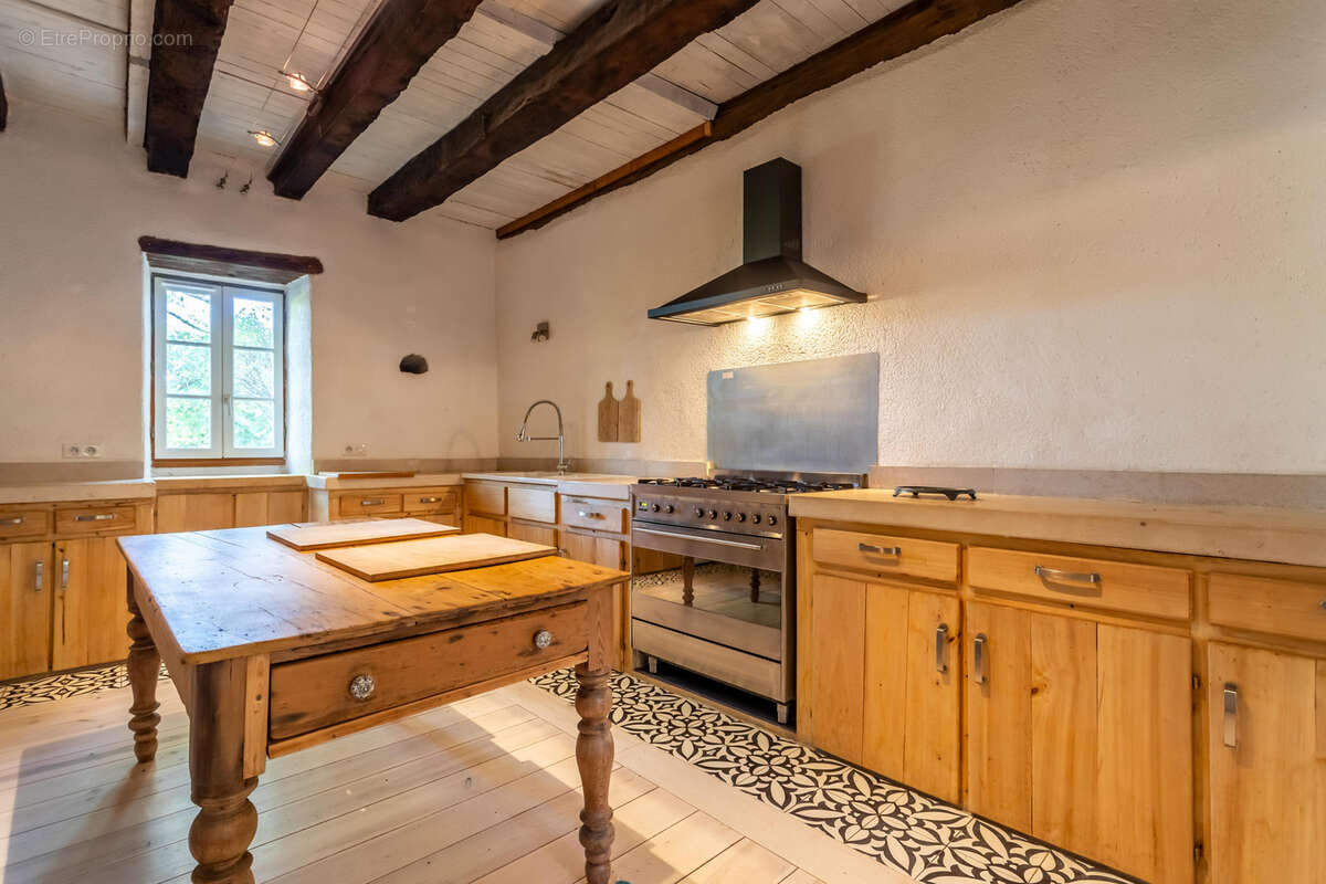 Maison de campagne avec annexe, piscine et dépendance - photo 20