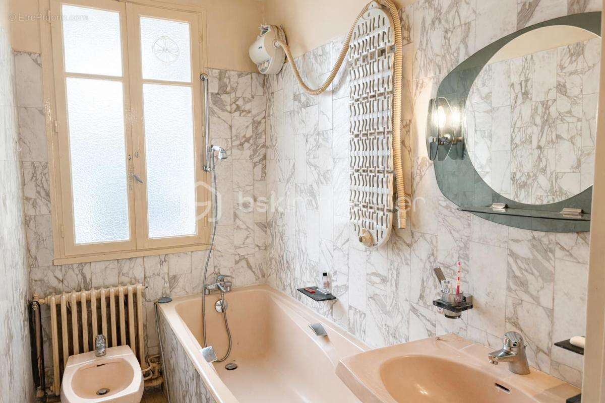 Maison à L'HAY-LES-ROSES