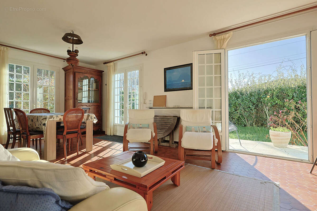 Maison à VAUX-SUR-MER