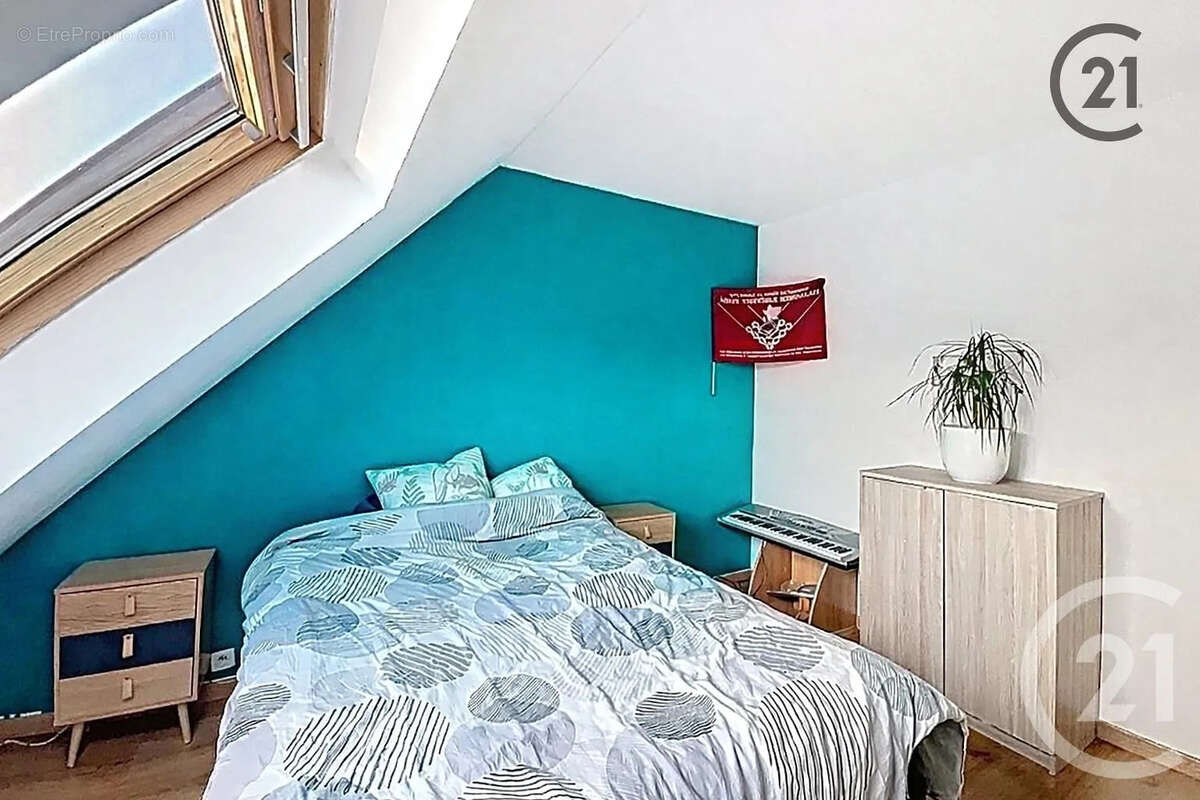 Maison à SAVIGNY-LE-TEMPLE