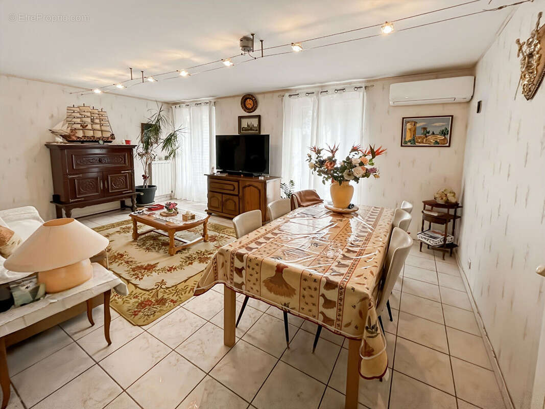 Maison à CHATEAURENARD