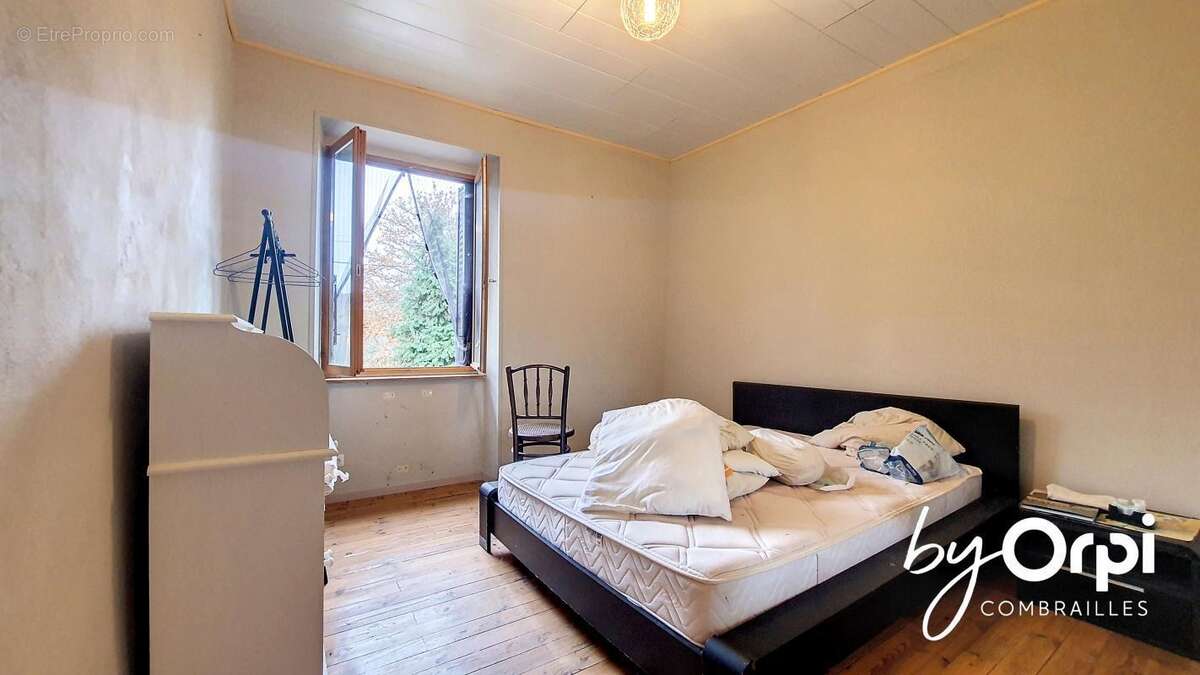 Maison à VERNEUGHEOL