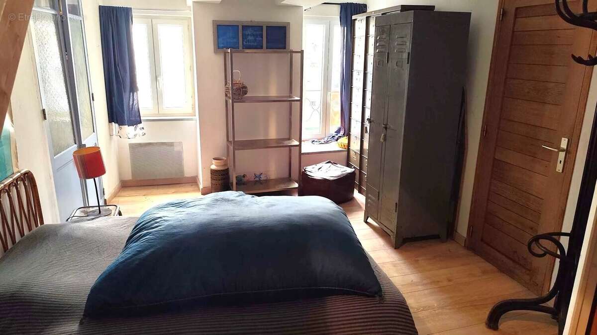 Appartement à PUGET-THENIERS