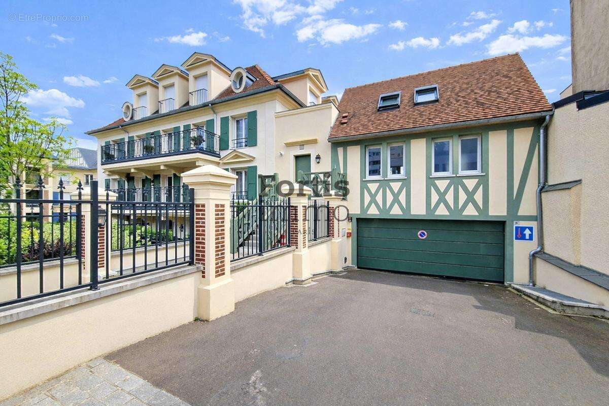 Appartement à LE PLESSIS-ROBINSON