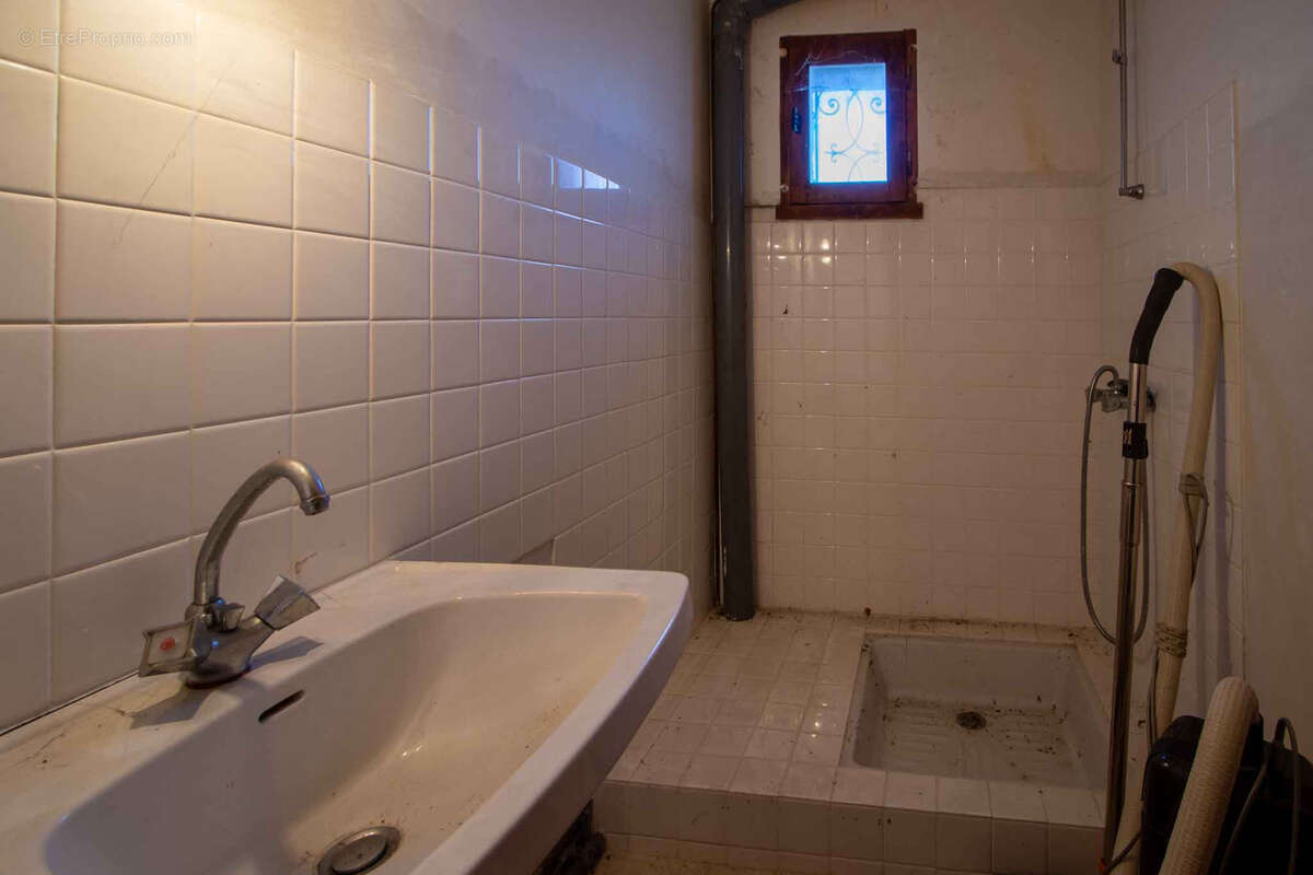 Maison à SAINT-JULIEN-DE-LAMPON