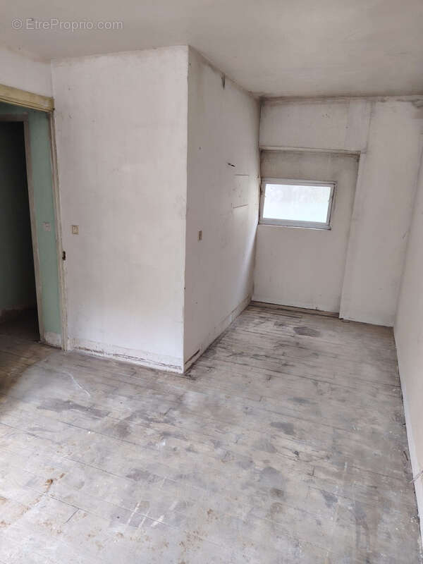 Appartement à LA MONNERIE-LE-MONTEL