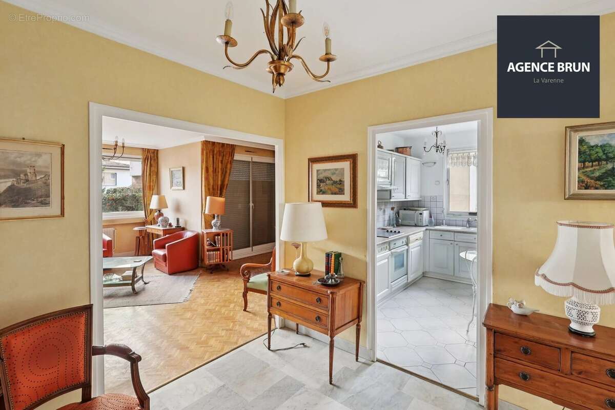 Appartement à SAINT-MAUR-DES-FOSSES