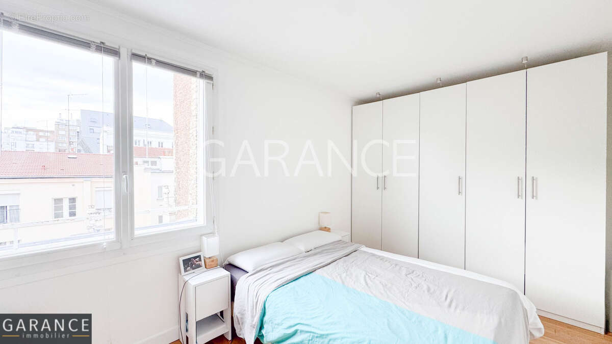 Appartement à PARIS-14E